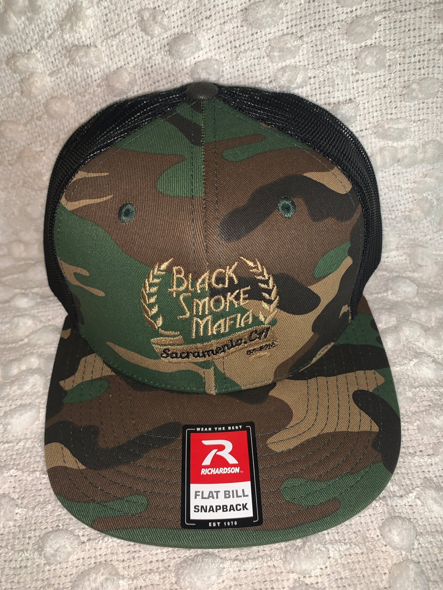 Leaf logo hat